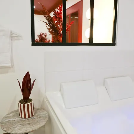 L'écrin Rouge Escapade Romantique Et Balnéo Privé * Bordeaux