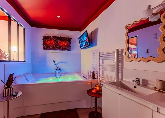 Апартаменты L'ecrin Rouge Escapade Romantique Et Balneo Prive