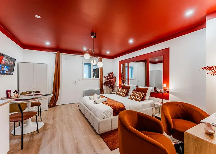 Апартаменты L'ecrin Rouge Escapade Romantique Et Balneo Prive Бордо