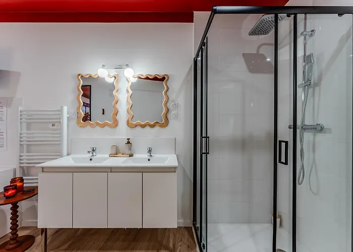 Апартаменты L'ecrin Rouge Escapade Romantique Et Balneo Prive *